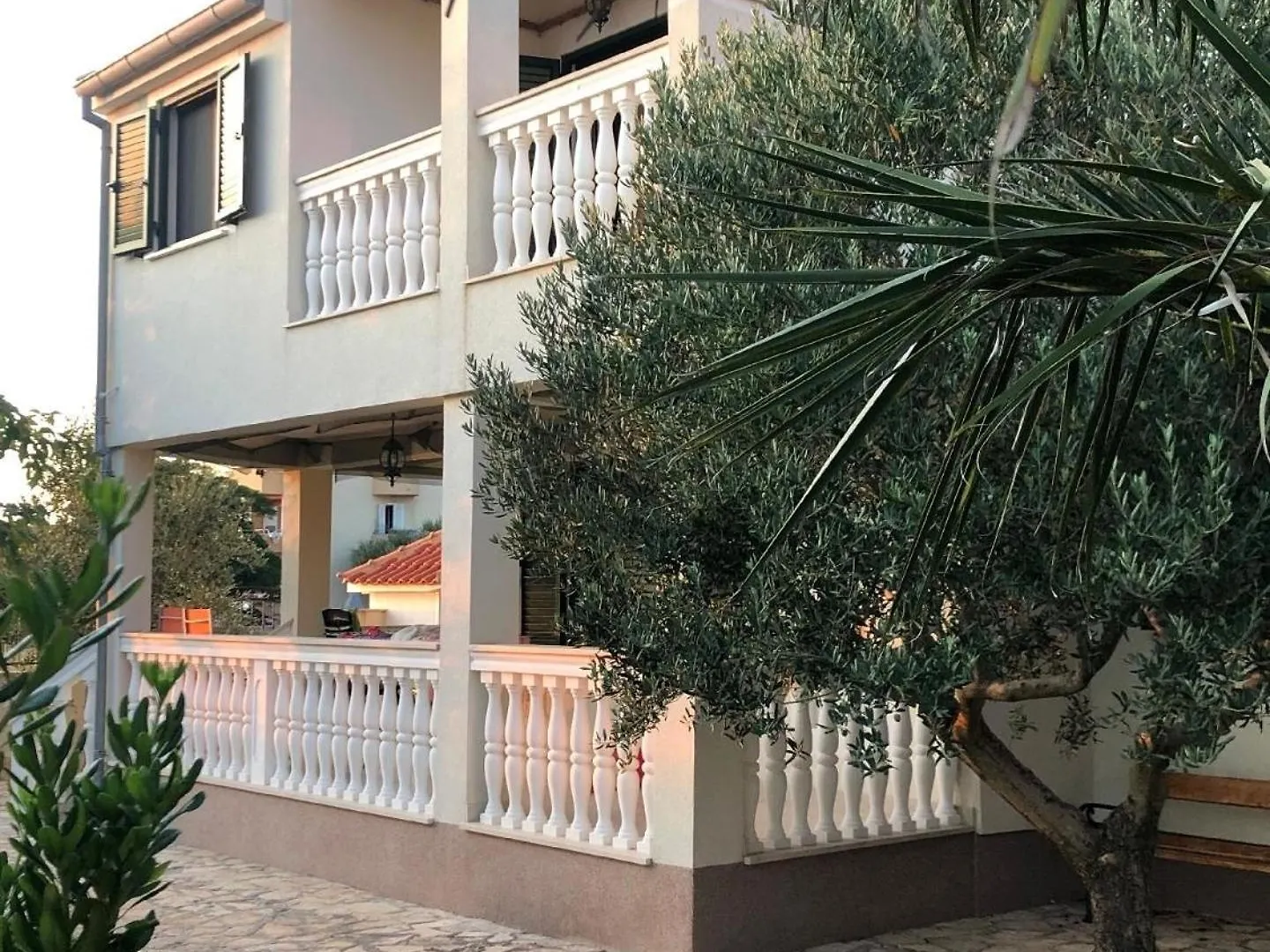 Ferienhaus In Privlaka Mit Garten, Grill Und Terrasse Nin