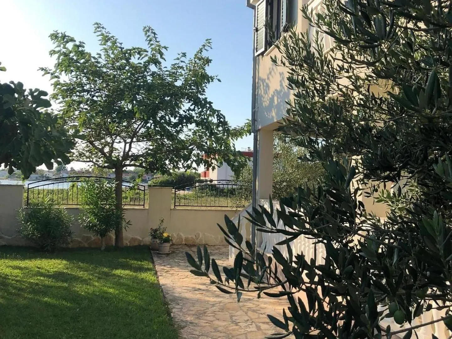 Ferienhaus In Privlaka Mit Garten, Grill Und Terrasse Nin